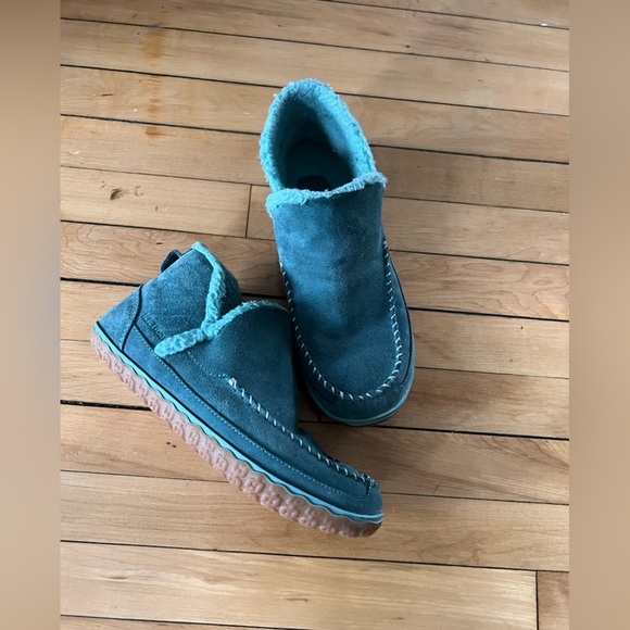 L.L. Bean mountain slippers moccasins in blue fleece lined - Picture 1 of 8